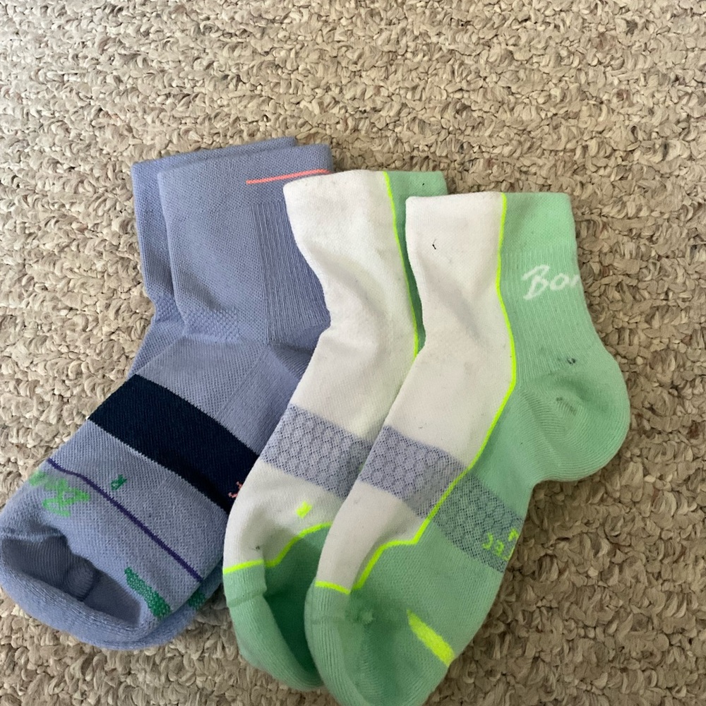 Bombas NWOT ankle sock S *Dirt on white pair